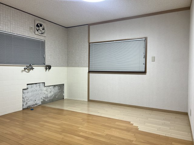 【居間・リビング】 | 土師町５丁　中古戸建