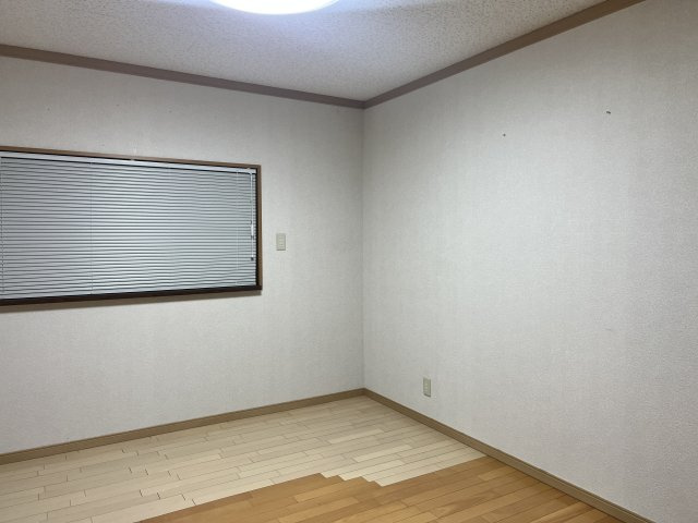 【居間・リビング】 | 土師町５丁　中古戸建