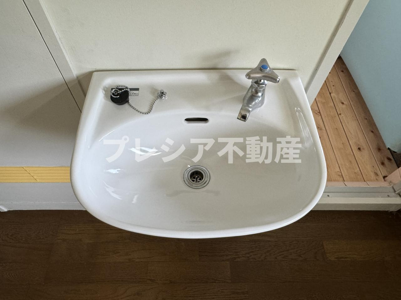 三宝マンションの独立洗面台