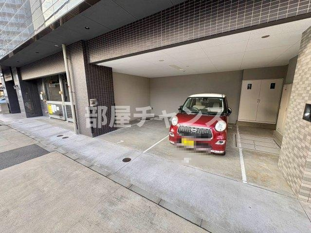 エスリード新栄テセラの駐車場