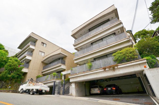 鉄筋コンクリート造４階建です