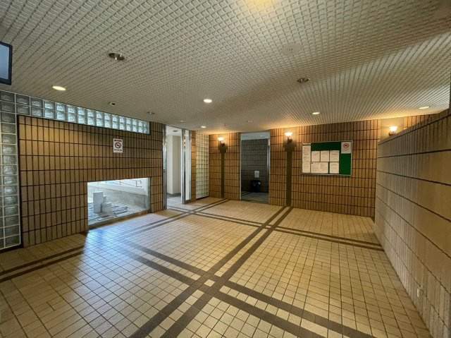 コスモ南福岡ウィングガーデンのエントランス