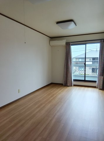 小山市神鳥谷４丁目の洋室|2階