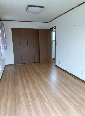 小山市神鳥谷４丁目の洋室|2階