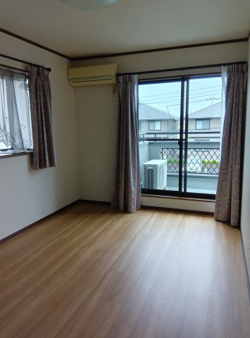 小山市神鳥谷４丁目の洋室|2階