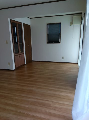 小山市神鳥谷４丁目の居間・リビング