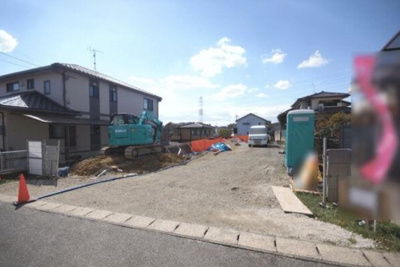 【前面道路含む現地写真】 | HP名古屋市名東区梅森坂西全2棟＜新築一戸建て仲介手数料無料＞ | 前面道路含む現地写真です