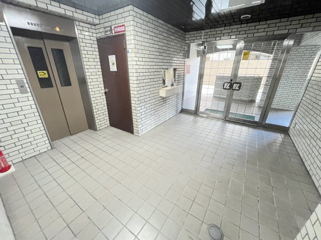 エバーライフすの子小前のエントランス