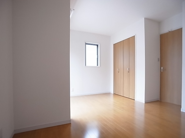 神戸市須磨区離宮前町２丁目のアパートの内装|洋室