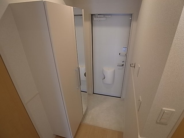 神戸市須磨区神撫町１丁目のアパートの玄関|シューズボックス付き