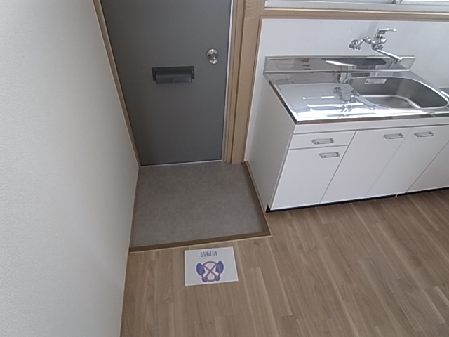 神戸市兵庫区菊水町９丁目のアパートの玄関