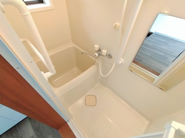 神戸市兵庫区菊水町９丁目のアパートの浴室|浴室