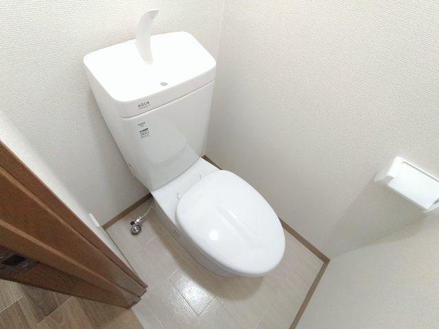 神戸市兵庫区菊水町９丁目のアパートのトイレ