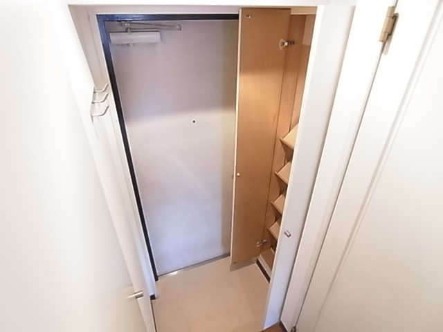 神戸市須磨区桜木町２丁目の賃貸マンションの玄関|シューズボックス付き