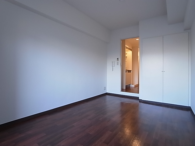 神戸市須磨区桜木町２丁目の賃貸マンションの内装|洋室