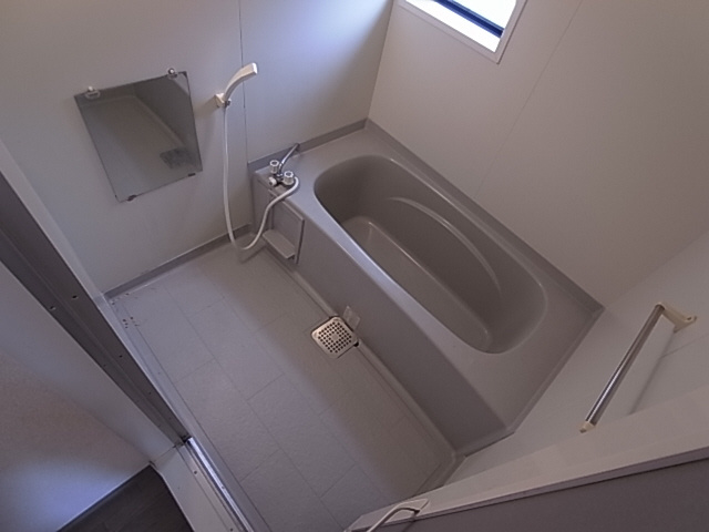 神戸市須磨区千守町１丁目のアパートの浴室