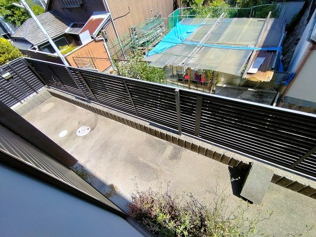 ベルンハイムのバルコニー|バルコニー