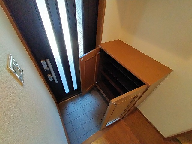 ベルンハイムの玄関|シューズボックス付き