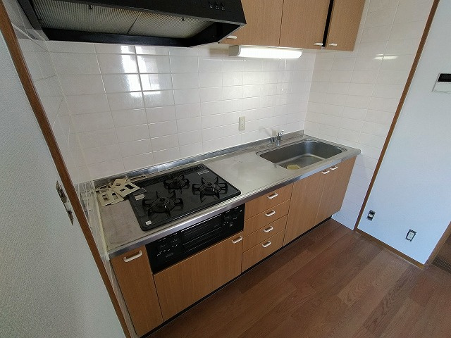 ベルンハイムのキッチン|システムキッチン（ガス3口）