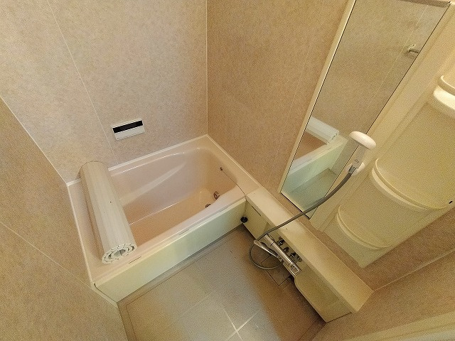 ベルンハイムの浴室|追い焚き機能付き