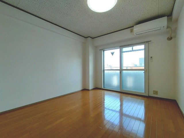 神戸市兵庫区上沢通７丁目の賃貸マンションの居間・リビング|室内
