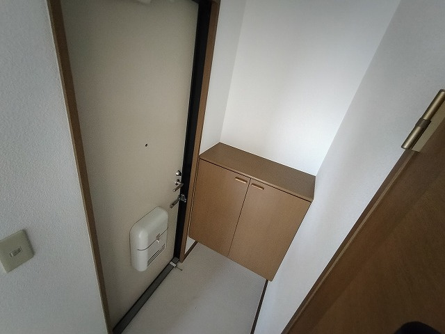 神戸市兵庫区楠谷町のアパートの玄関