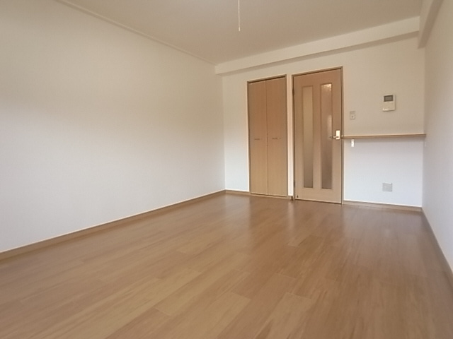 神戸市須磨区車字潰ノ下の賃貸マンションの居間・リビング|リビング洋室