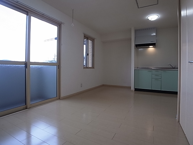 神戸市北区山田町小部字戸口谷のアパートの居間・リビング