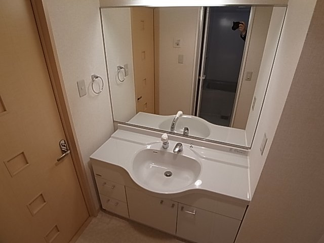 神戸市北区山田町小部字戸口谷のアパートの洗面所