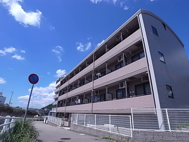 神戸市北区谷上西町のアパートの外観