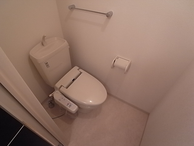 神戸市北区谷上西町のアパートのトイレ|ウォッシュレット付トイレ