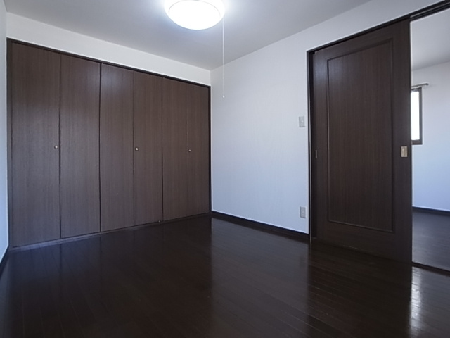 神戸市須磨区須磨浦通５丁目の賃貸マンションの内装|洋室