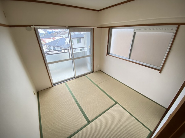 神戸市長田区西山町３丁目の賃貸マンションの内装|和室