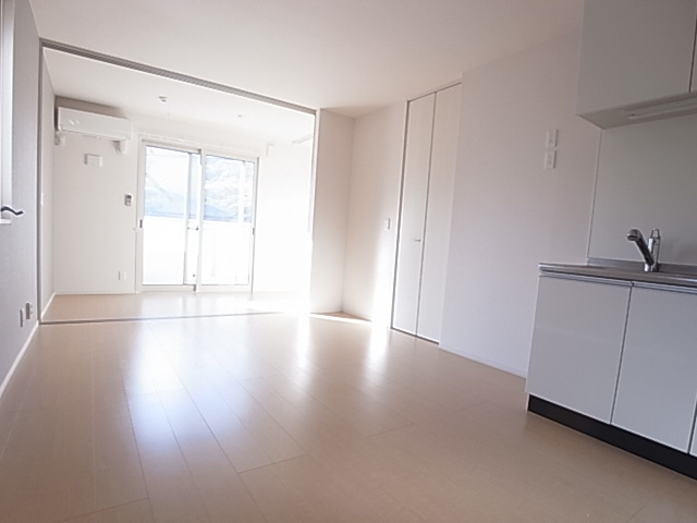 神戸市長田区大塚町９丁目のアパートの居間・リビング|リビング