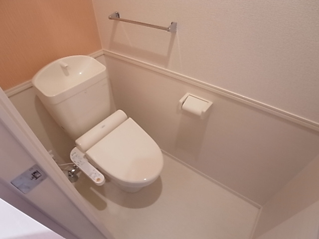 神戸市長田区大塚町９丁目のアパートのトイレ|ウォッシュレット付トイレ