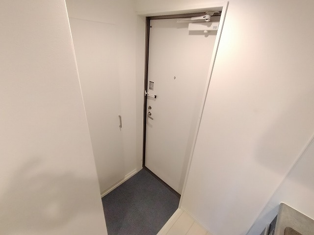 神戸市長田区御蔵通３丁目のアパートの玄関|シューズボックス付き