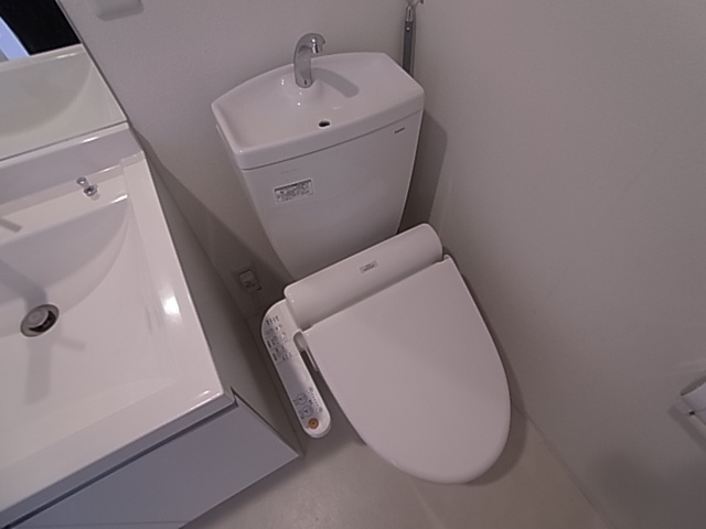 神戸市須磨区須磨浦通６丁目のアパートのトイレ|ウォシュレット付