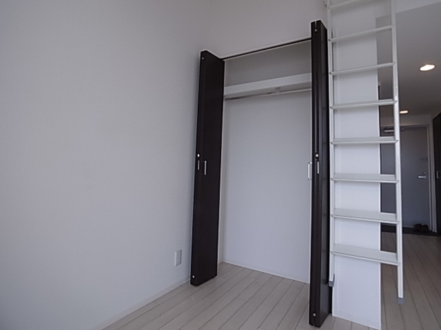 神戸市須磨区須磨浦通６丁目のアパートの収納|クローゼット