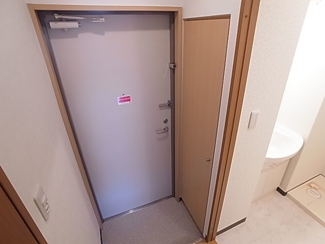 神戸市兵庫区駅南通２丁目の賃貸マンションの玄関|シューズボックス付き