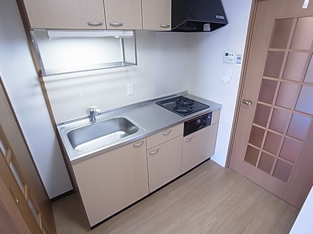 神戸市兵庫区駅南通２丁目の賃貸マンションのキッチン|システムキッチン（ガス２口）