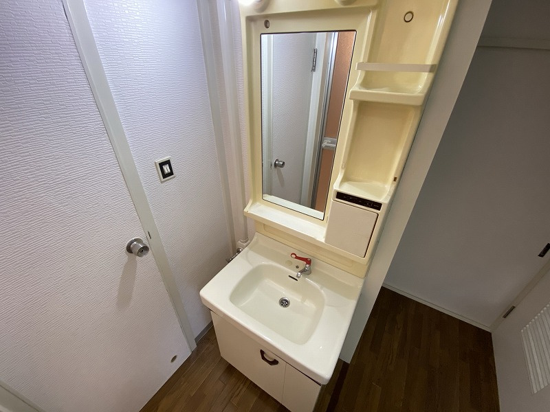 神戸市兵庫区菊水町１０丁目の賃貸マンションの洗面所|独立洗面台