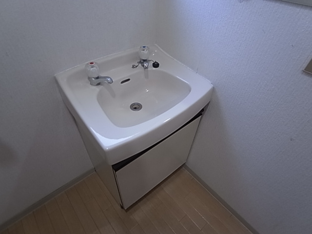 神戸市兵庫区浜崎通の賃貸マンションの洗面所|独立洗面台