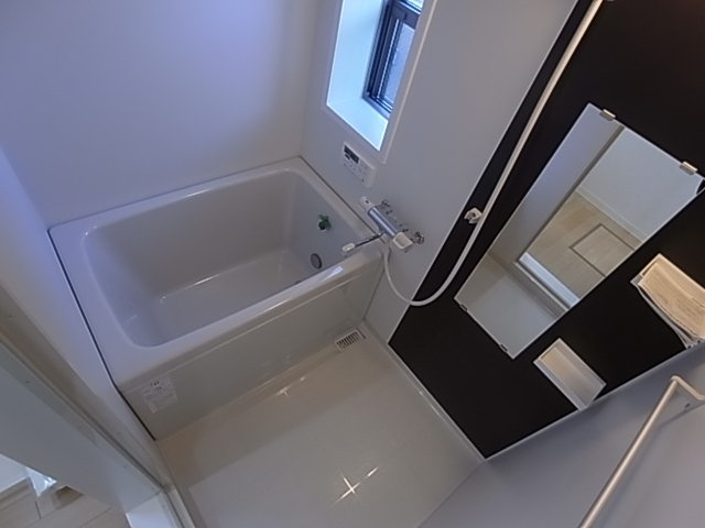 神戸市須磨区須磨浦通６丁目のアパートの浴室|追い焚き機能付き
