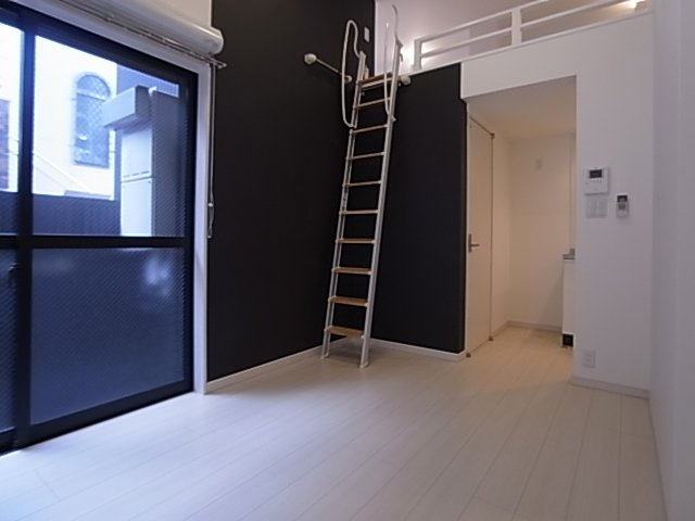 神戸市長田区長尾町１丁目のアパートの居間・リビング|室内