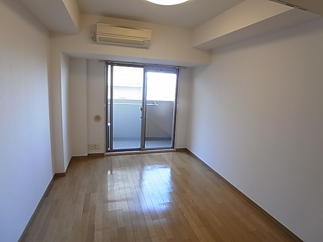 神戸市兵庫区新開地６丁目の賃貸マンションの居間・リビング|室内