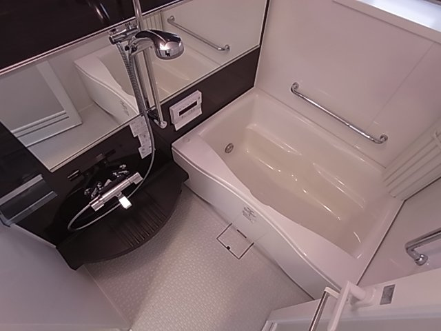 神戸市兵庫区大開通３丁目の賃貸マンションの浴室|追い焚き機能付き