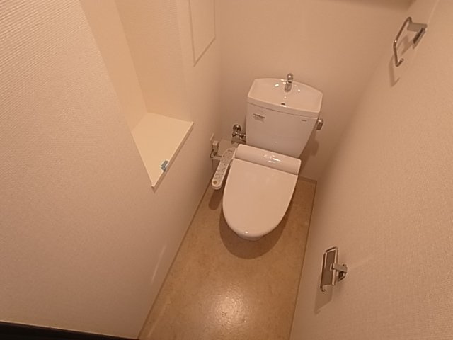 神戸市兵庫区大開通３丁目の賃貸マンションのトイレ|ウォシュレット付