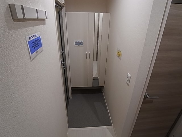 神戸市兵庫区兵庫町２丁目のアパートの玄関|シューズボックス付き