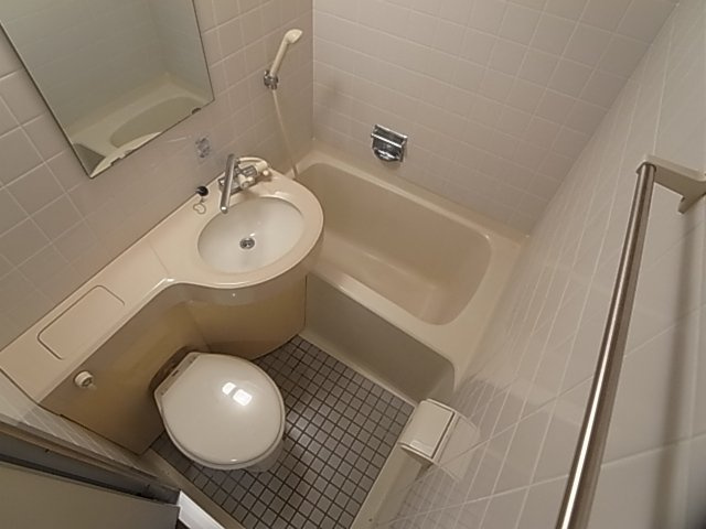 神戸市兵庫区中道通１丁目の賃貸マンションの浴室