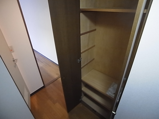 神戸市兵庫区中道通１丁目の賃貸マンションの収納|クローゼット